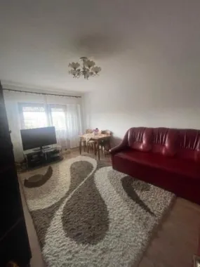 BRASADAS vinde ap 2 cam etaj 1/4 Carpati 2.