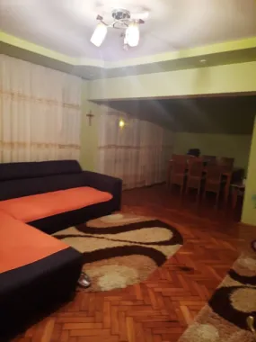 BRASADAS vinde ap 3 cam la PARTER în Micro 16.