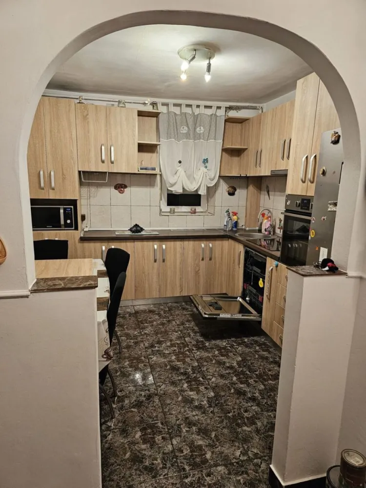 BRASADAS vinde ap 3 cam 4/4 64mp Micro 14. - Agenția imobiliara BRASADAS vinde apartament cu 3 camere 64mp la etajul 4/4 mobilat cu electrocasnice, aer condiționat, beci.
www.brasadas.com.