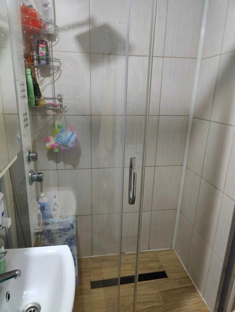 BRASADAS vinde ap 3 camere, Micro 14, Jiului 3/4. - Agenția imobiliara BRASADAS vinde apartament cu 3 camere in Micro 14 Alea Jiului Etaj 3/4 izolat interior, geamuri termopan, jaluzele, usa metalica, aer conditionat, microcentrala cu radiatioare noi, foarte eficient energetic se poate vinde mobilat la alt preț.
www.brasadas.com.