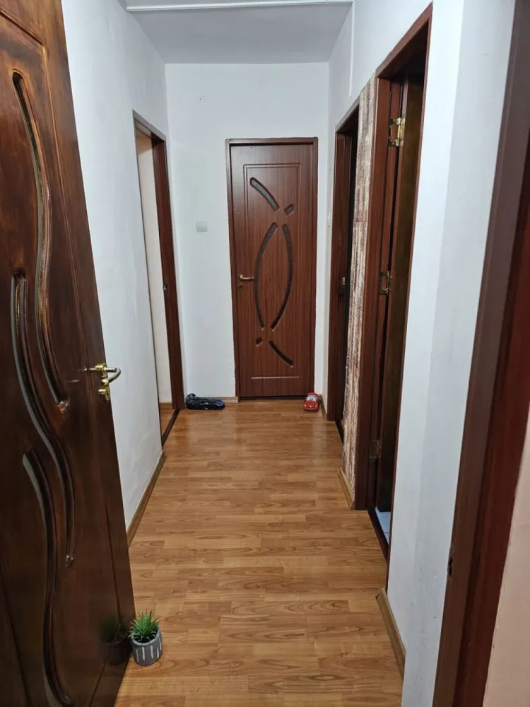 BRASADAS vinde ap 3 cam 4/4 64mp Micro 14. - Agenția imobiliara BRASADAS vinde apartament cu 3 camere 64mp la etajul 4/4 mobilat cu electrocasnice, aer condiționat, beci.
www.brasadas.com.