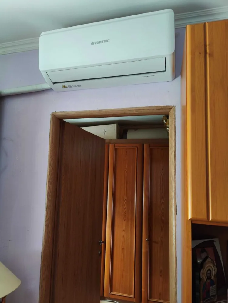 BRASADAS vinde ap 3 camere, Micro 14, Jiului 3/4. - Agenția imobiliara BRASADAS vinde apartament cu 3 camere in Micro 14 Alea Jiului Etaj 3/4 izolat interior, geamuri termopan, jaluzele, usa metalica, aer conditionat, microcentrala cu radiatioare noi, foarte eficient energetic se poate vinde mobilat la alt preț.
www.brasadas.com.