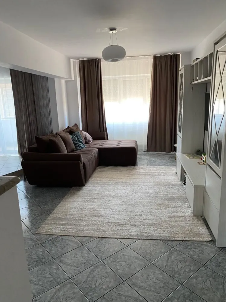 BRASADAS vinde ap 3 cam 7/8 Soarelui. - Agenția imobiliara BRASADAS vinde apartament cu 3 camere, foarte frumos si primitor, fiind compus din două dormitoare, living, baie, bucătărie spațioasă, debara și balcon inchis cu termopane, suprafață utilă de 88mp, în Piața Soarelui, la etajul 7 din 8, într-o zonă foarte bună si accesibilă. Apartamentul dispune de încălzire cu centrală și calorifere și aparat de aer condiționat. Blocul urmează să fie reabilitat, inclusiv casa scării, lucrările fiind demarate pentru izolarea cu polistiren. 
www.brasadas.com.
