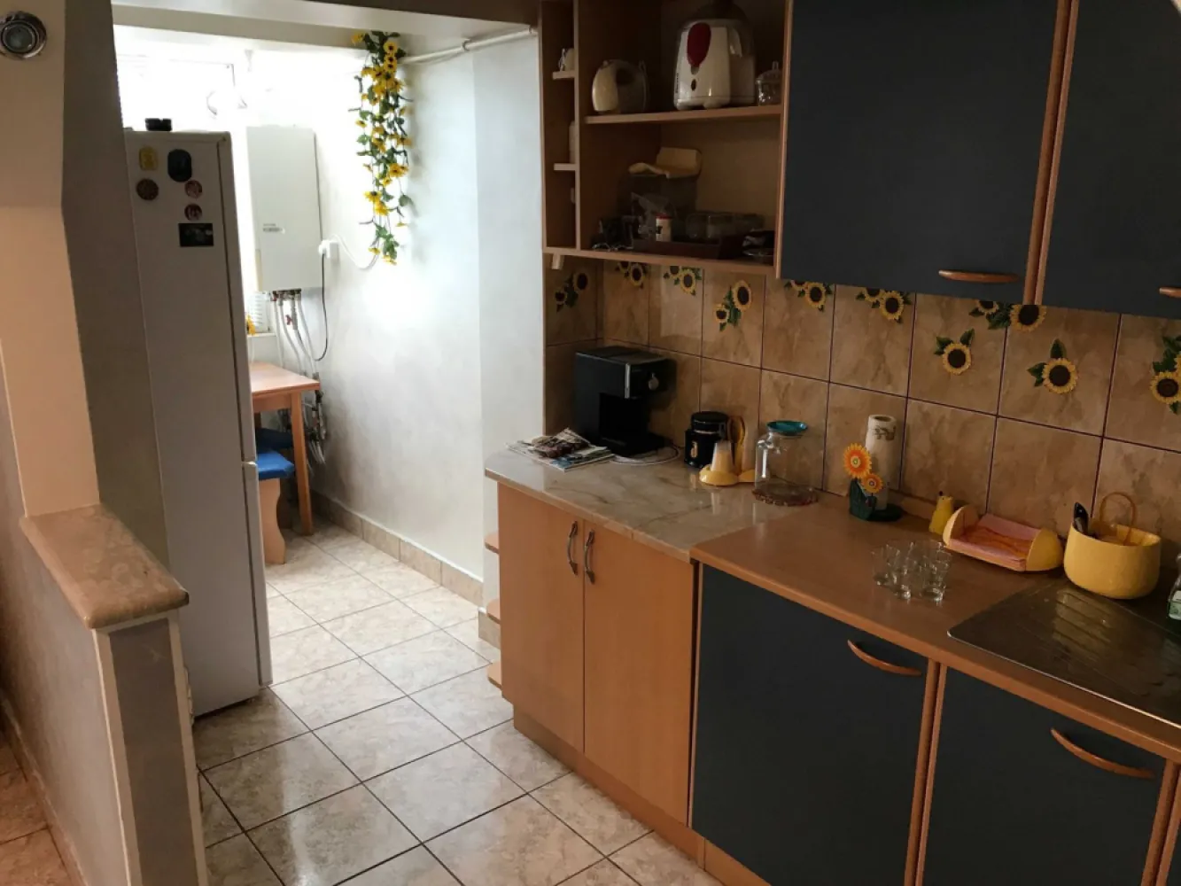 Apartament de vanzare - Agenția imobiliara BRASADAS vinde apartament decomandat, construit din BCA, situat la etajul 10/10, într-un bloc cu 2 lifturi , într-o zonă liniștită din Micro 15.

Locația este ideală, având acces facil la piață, spital, școli, parc și magazine.

Caracteristici principale:

Suprafață utilă: 70 mp
3 camere spațioase (living și 2 dormitoare)
Bucătărie luminoasă
1 baie
Hol generos și spațiu de depozitare
Balcoane închise pentru extinderea spațiului util
Apartamentul se vinde parțial mobilat, oferind oportunitatea de a-l amenaja după preferințele dumneavoastră. (cea ce vedeti)
Aer conditionat
Incalzire in pardoseala.

www.brasadas.com.