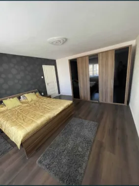 Apartament de vanzare cu 3 camere, Micro 16 Satu Mare etaj 4/4