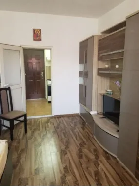 Vand Garsoniera Navodari