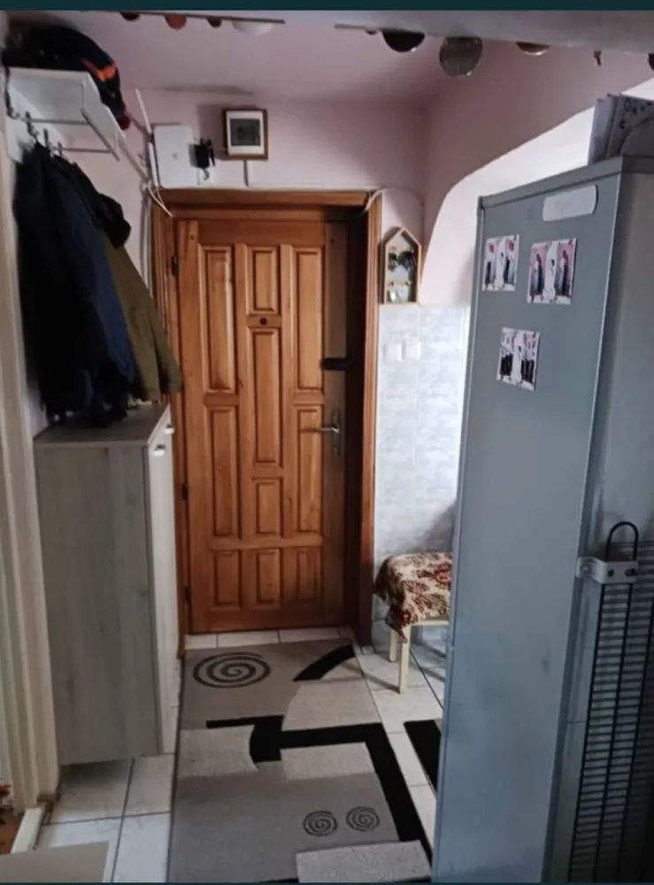 BRASADAS vinde ap 2 cam etaj 4/4 in Micro 14 - Agenția imobiliara BRASADAS vinde apartament din cărămidă cu doua camere situat la etajul 4/4 in Micro 14 cu suprafața utila de 47 mp. 
Are balcon, centrala proprie, aer conditionat.
Se vinde mobilat sau nemobilat.
Parcare platita.
Www.brasadas.com.