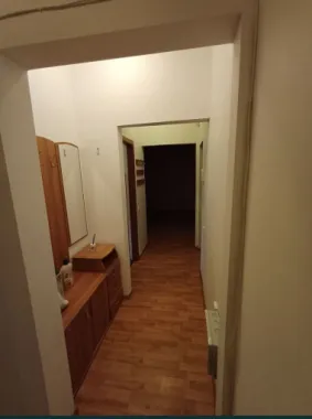 Vand apartament cu 3 camere in poarta 6 direct proprietar