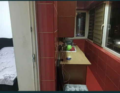 Vand apartament 2 camere decomandat