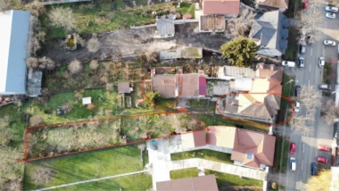 BRASADAS vinde parte de casa, str Unirii cu 7 ari teren.