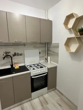 Particular inchiriez garsoniera Dristor str Laborator la 2 min metrou