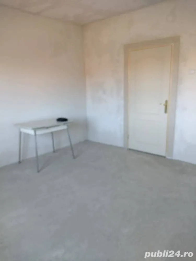 Casa 80 mp cu doua camere de vanzare in Pelisor - Agenția imobiliara BRASADAS vinde casa semifinisata in Pelisor ,2 camere , teren 1500mp , 14 km de la Satu Mare . Utilitati curent electric, groapa septica ,apa in curte si in fata casei . Anexa garaj 35 mp.
www.brasadas.com.
