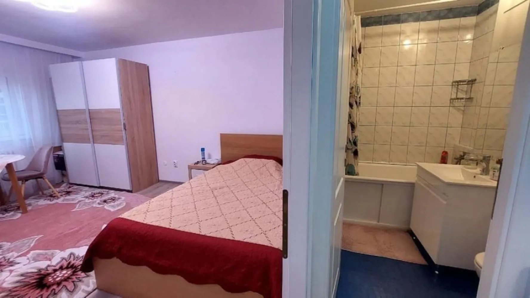 BRASADAS iNCHIRIAZA Garsoniera Mihai Bravu luminoasa vedere stradala - Agentia Imobiala Basadas Particular închiriez garsoniera decomandata, 38 m2 utili, etaj 4/10 recent renovata, zona Dristor-Mihai Bravu, la 5 min de metrou, luminoasa, vedere stradală, aer condiționat, de preferința pe termen lung. Nu se admit persoane fumătoare și nici animale de companie. 
Chiria lunară: 430 euro/luna