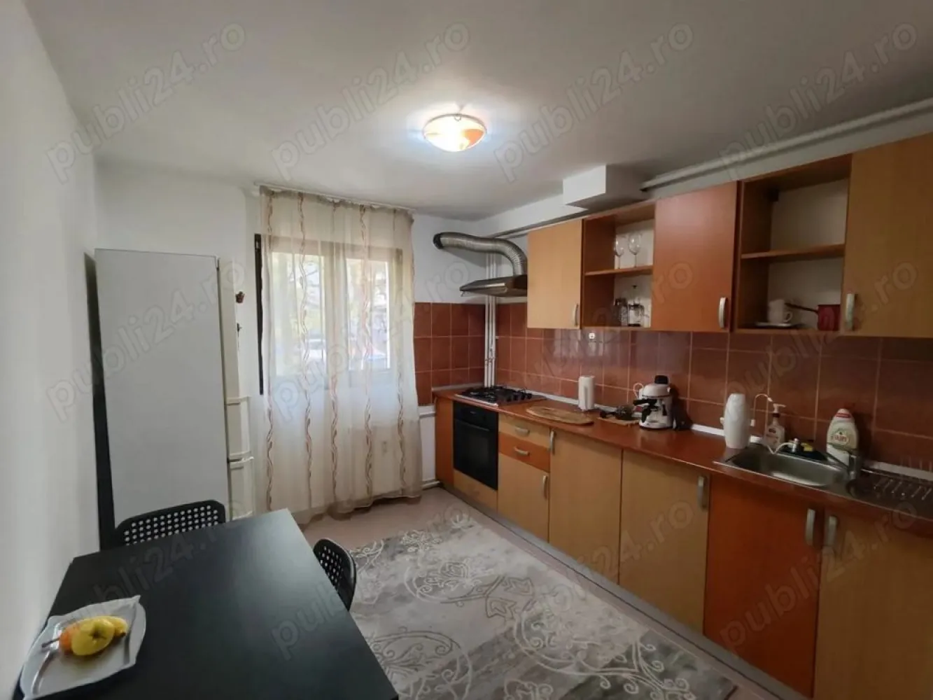 Direct proprietar, 2 camere, Dristor - 2 camere Dristor 3 minute de metrou și 0 minute până la confort!

Cauți un apartament care să nu te ruineze și nici să te scoată din minți? Gata, l-ai găsit!
La parter, în Dristor, într-un bloc solid din 82, la 3 minute de metrou, 2 minute de McDonald s, Kaufland și Lidl (practic, mâncarea vine la tine singură).

Apartamentul are 2 camere, e mobilat și utilat complet, cu aer condiționat Vortex 12.000 BTU ca să nu te topești vara și să nu tremuri iarna (magistralele de căldură au fost schimbate anul trecut ).

Vecinii sunt liniștiți, zona e sigură, și da nu plătești comision, pentru că vorbim direct cu proprietarul (adică eu).
Disponibil din 2 noiembrie perfect pentru un nou început de lună și de capitol.

* Sună sau scrie, și hai să-ți arăt locul unde o să spui: Da, aici e bine. 
acces rapid la mijloace de transport, magazine, restaurante și centre comerciale.
Ti-l pot arata in weekend sau in fiecare zi dupa ora 18,00,

* Detalii apartament:

Mobilat și utilat complet, gata de mutare;

Aer condiționat Vortex 12.000

Bloc curat, vecini liniștiți, zonă sigură.

* Colaborez cu agențiile imobiliare, însă nu ofer comision vă rog, nu insistați.

Contact direct proprietar.
