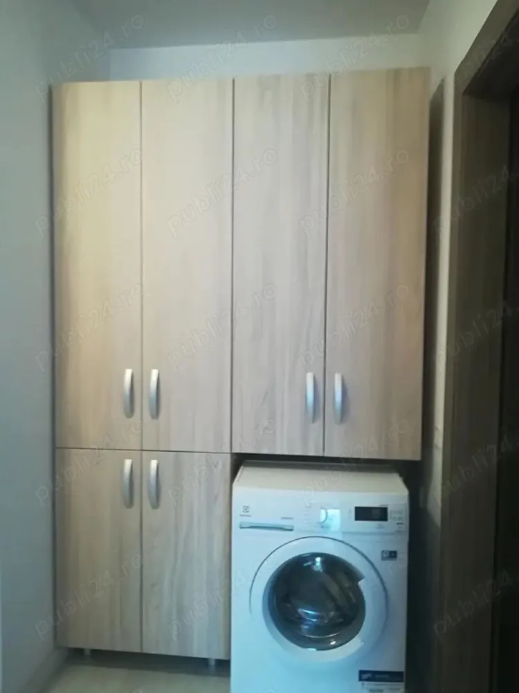 Garsonieră lux, bloc nou, Ansamblul 21 Politehnica Residence - Garsonieră lux, Ansamblul 21 Politehnica Residence

Proprietar, prima inchiriere, garsonieră nouă şi spaţioasă, cu finisaje superioare, modern mobilată și complet utilată, cu electrocasnice noi, de calitate superioară, cost întreținere minim, pază permanentă, aproape de metrou și mai multe mijloace de transport, acces imediat la centrul comercial Carrefour Lujerului Supernova, Mall Plaza şi AFI Cotroceni, în imediata vecinătate a mai multor instituţii de învăţământ, lângă Parcul Politehnica.
Exclus agenţii imobiliare.