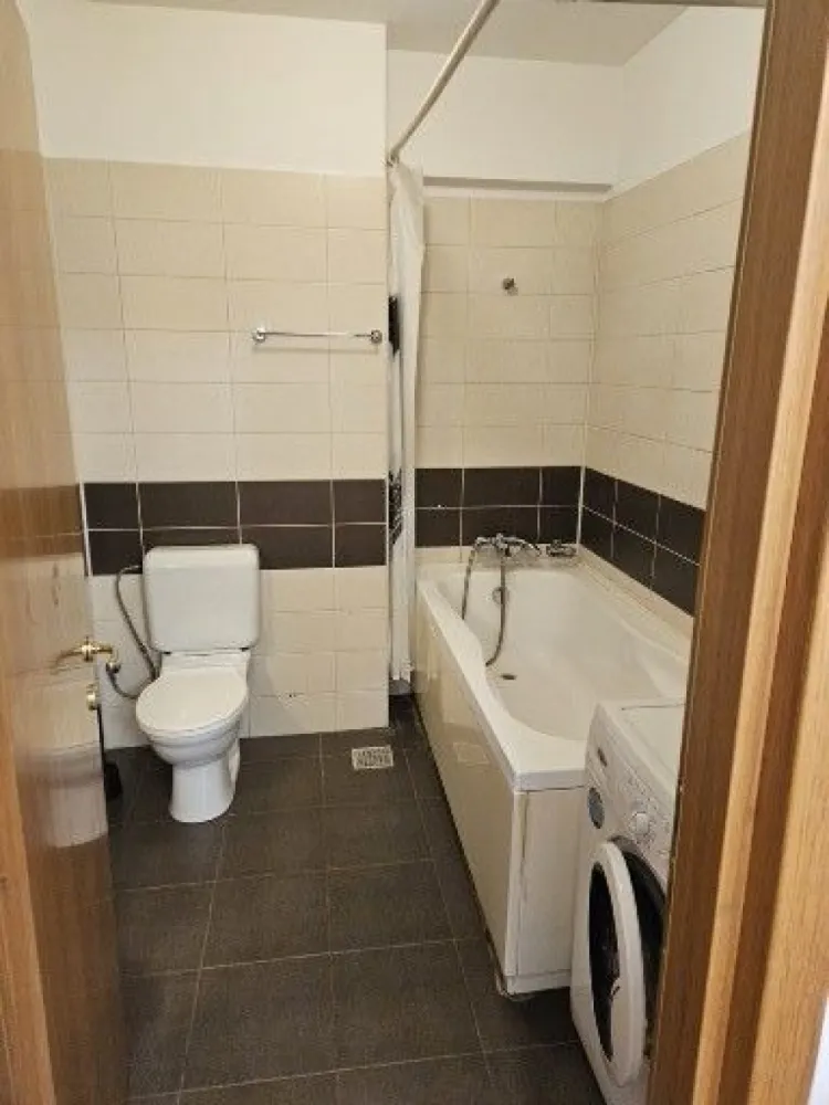 BRASADAS vinde ap 2 cam Herastrau - Agentia Imobiliara BRASADAS vinde apartament cu doua camere in zona Soseaua Nordului, etaj 4/6. 
Suprafata utila 64mp +16mp balcon. 
Gresie, faianta, parchet, temopan, masina de spalat rufe, aer conditionat, bucataria mobilata, frigider.
www.brasadas.com.