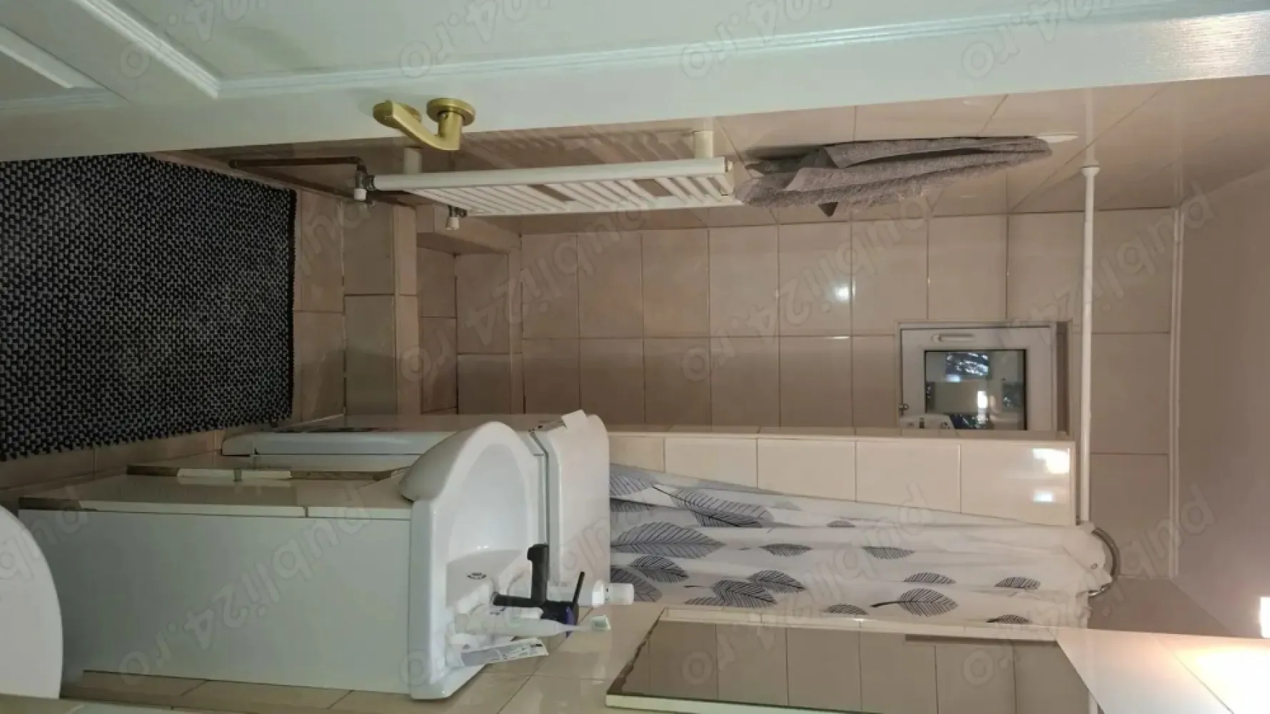 BRASADAS vinde ap 2 cam PARTER 14 Mai. - Agenția imobiliara BRASADAS vinde apartament cu doua camere, situat în cartier 14 Mai la PARTER. Apartamentul se vinde mobilat.
Centrala termica a fost schimbata recent. 
www.brasadas.com.