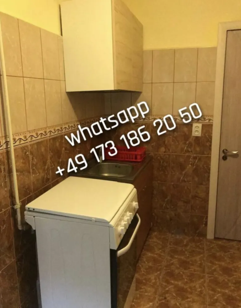 Ag BRASADAS vinde garsoniera 36mp E P/4 Piata Alba Iulia. - Agenția BRASADAS vinde garsoniera in zona Alba-Iulia. 
Renovata in 2020 si utilata complet: AC, frigider, masina de spalat.
Zona extrem de linistita dar totusi foarte aproape de restaurantele si cafenele. 
Garsoniera este situata la parter din 4, este inconjurata de verdeata si departe de poluarea de pe marile bulevarde.
Parcul IOR este la 1.5 km.
www.brasadas.com.