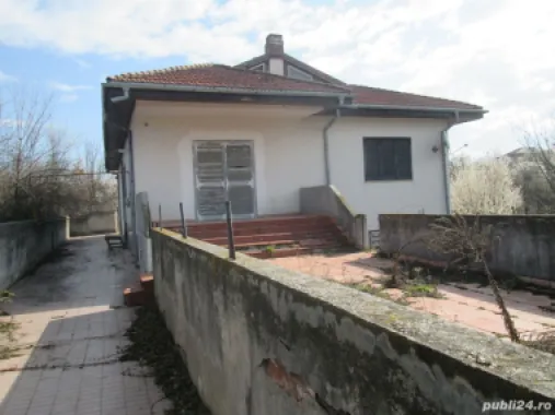 Vand Vila si teren cu deschidere la lac (5128mp)