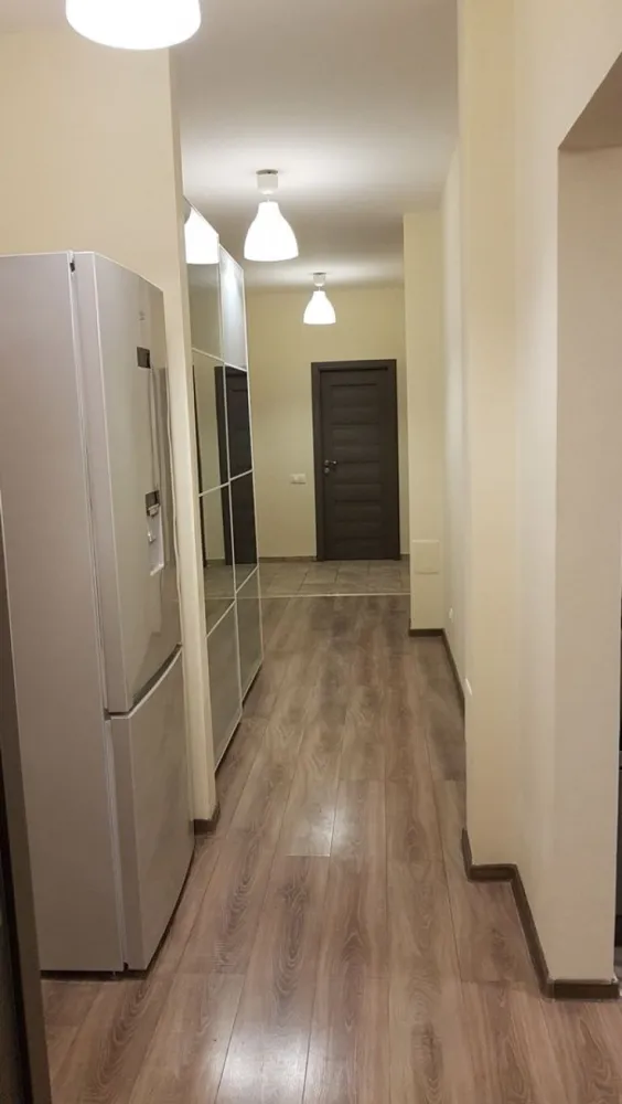 Apartament 3 camere / 152 mp / Pallady / Terasa / 2 Parcari subterane - Agenția BRASADAS vinde :

*Apartament 3 camere cu terasa și 2 parcări subterane incluse în preț.
Zona Pallady / ALEEA MIZIL / Metrou 1 Decembrie 1918 (aprox 13 min pe jos) sau Nicolae Teclu (aprox 15 min pe jos). 
*2 locuri la parcarea subterană INCLUSE in preț / închise cu ușă de garaj automată. 
*Bloc din 2017, bloc de 3 etaje, apartamentul este situat la etajul 3 , suprafață totală 152,20 mp.
*Suprafață utila 74,71 mp + terasa 67,42 mp + balcon 10,07 mp .
*Bloc fără lift
*Terasa cu ieșire din living 
*Balcon cu ieșire din dormitor
*Living cu bucătărie open space 22.91 mp , Dormitor 15.03 mp , Dormitor 13.66 mp , Baie 5.39 mp , Baie 3.17 mp, Hol 14.55 mp. 
*Se vinde mobilat și utilat ( dar și fără acestea , în funcție de alegerea cumpăratorului).
*Pereții sunt din cărămidă ( NU rigips ). 
*Creșe, grădinițe, școli, piață, farmacii, super-marketuri în apropiere.