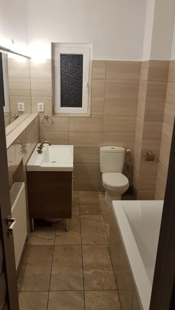 Apartament 3 camere / 152 mp / Pallady / Terasa / 2 Parcari subterane - Agenția BRASADAS vinde :

*Apartament 3 camere cu terasa și 2 parcări subterane incluse în preț.
Zona Pallady / ALEEA MIZIL / Metrou 1 Decembrie 1918 (aprox 13 min pe jos) sau Nicolae Teclu (aprox 15 min pe jos). 
*2 locuri la parcarea subterană INCLUSE in preț / închise cu ușă de garaj automată. 
*Bloc din 2017, bloc de 3 etaje, apartamentul este situat la etajul 3 , suprafață totală 152,20 mp.
*Suprafață utila 74,71 mp + terasa 67,42 mp + balcon 10,07 mp .
*Bloc fără lift
*Terasa cu ieșire din living 
*Balcon cu ieșire din dormitor
*Living cu bucătărie open space 22.91 mp , Dormitor 15.03 mp , Dormitor 13.66 mp , Baie 5.39 mp , Baie 3.17 mp, Hol 14.55 mp. 
*Se vinde mobilat și utilat ( dar și fără acestea , în funcție de alegerea cumpăratorului).
*Pereții sunt din cărămidă ( NU rigips ). 
*Creșe, grădinițe, școli, piață, farmacii, super-marketuri în apropiere.