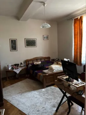 Vand apartament cu 3 camere in Calea Plevnei, zona SPA Orhideea