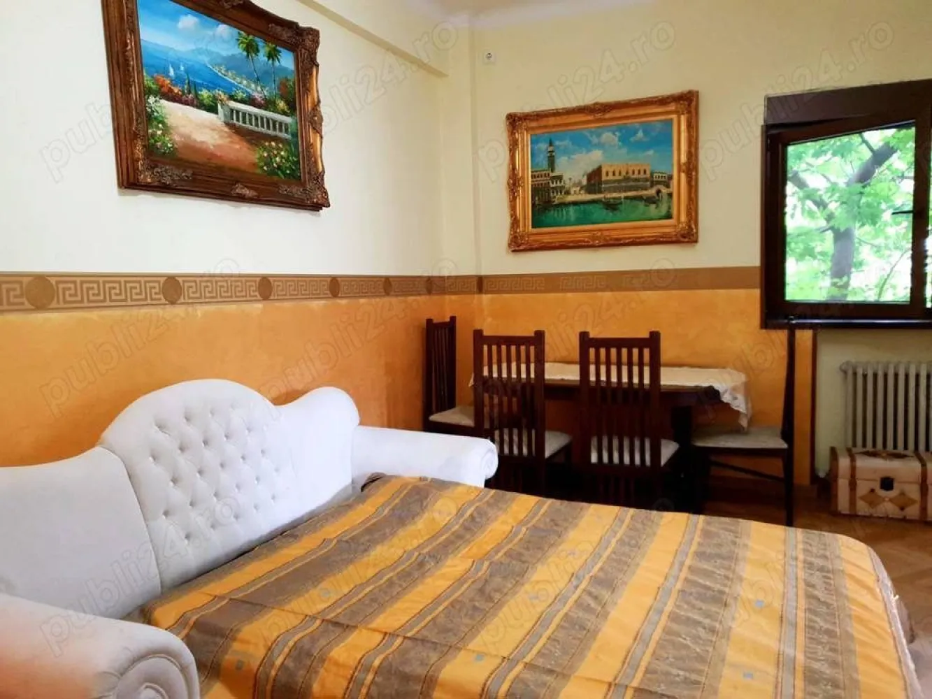 Apartament ultracentral Armeneasca 4camere 97mii - Apartament de lux ultracentral (Moșilor Vechi) zona Biserica Armeneasca (Str. Pictor Luchian nr.3)
Etaj 1 din 5, la 10minute de mers pe jos de centrul vechi, 4 camere (living, birou, dormitor matrimonial cu baie proprie, camera dubla copii, baie de serviciu, bucătărie monderna izolata, balcon imens închis cu termopan, boxa subsol, lift, vedere exterioara din 3 unghiuri, foarte luminat, încălzire centrala proprie, parchet antic recondiționat, izolației intern, calorifere mari din fonta recondiționate, instalație sanitară nouă, termopan și tâmplărie lemn natur, rulouri exterioare aluminiu wenghe, cada hidromasaj, cabina dus, bucătărie utilată și mobilată, parcare proprie. Se vinde de urgență deoarece ne mutăm in provincie. Super preț 97mii euro negociabil .tel