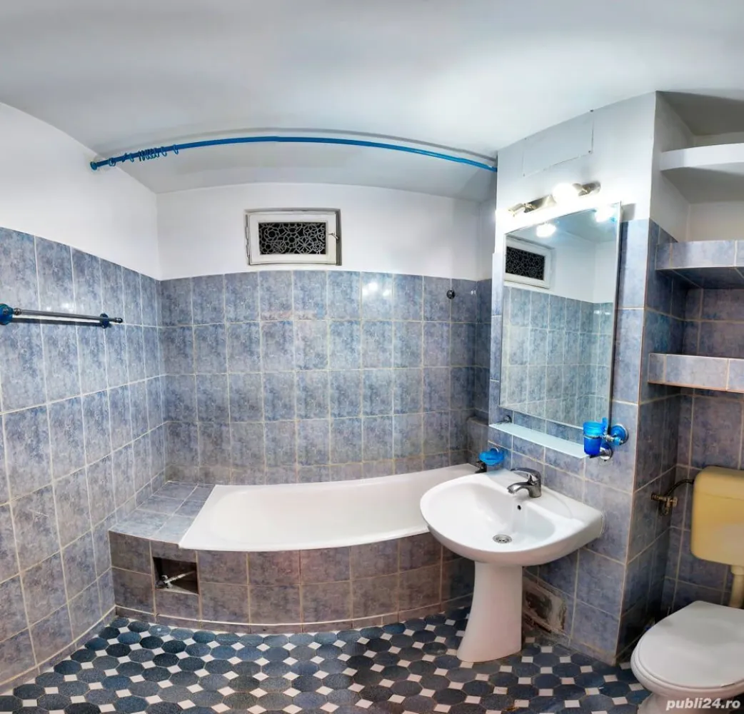 UNIRII CENTRAL- Apartament 4 camere - decomandat- bloc MONOLIT - direct de la PROPRIETAR - PROPRIETAR, vind apartament, 4 camere , decomandat, in ZONA UNIRII CENTRAL, exact la intersectia Sfanta Vineri cu Coposu, in fata noului MOLL Sfanta Vineri. Apartamentul este situat stradal intr-un bloc MONOLIT (cel mai rezistent tip de constructie).
 Apartament de 4 camere, decomandat, confort 1 sporit, situat la etajul 1 din 8, in suprafata construita de 132m.p.aproximativ 110m.p. suprafata utila, proaspat renovat (complet mobilat si utilat) , compus din- intrare pe dreapta in hol lung si spatios, bucatarie deschisa, spatioasa si luminoasa, living deschis, generos si luminos, 3 dormitoare mari si luminoase, 2 bai mari, debara, 2 balcoane inchise cu termopan ca si toate ferestrele, parchet, gresie, aer conditionat, usa metalica blindata,internet fibra optica , cablu TV., loc de parcare in fata si in spate.
 Apartamentul este situat in zona centrala strategica privilegiata, imediat avem TOATE mijloacele de transport in comun: - la 1 minut distanta avem METROUL UNIRII 2 si 1 ; Avem autobuze, troleibuze, tram, taxi in fata scarii blocului ; avem la parter supermarket Mega Image si CEC BANK si Zoomserie ; Vis-a-vis avem supermarket Carrefour; scoli; avem Casa Poporului - fantani- parc, Centrul Istoric, la 5 minute de mers pe jos.
 Apartamentul dispune de vedere stradala MIxta, in fata avem noul MOLL SFINTA VINERI si lipit de el avem Unirea Shopping Center, an spate avem o parcare mare si libera si o biserica. Apartamentul este situat la etajul 1 chiar desupra la CEC BANK, linga Zoomserie, ideal pentru locuinta, birouri sau ca investitie (chiria in zona este foarte mare, lunar sau in regim hotelier). Va astept la vizionare ! Pret - 339 000euro. 
 TELEFON: