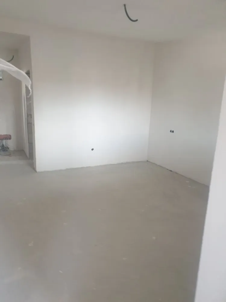 Ag BRASADAS vinde apt 3 cam etaj 4 lux Parcul Carol. - Agenția BRASADAS vinde apartament cu 3 camere, decomandat, 2 bai, spatiu tehnic( loc pentru mașina de spălat, uscător, masa calcat, ect.).
Apartamentul este situat într-un bol cu numai 9 apartamente , este situat la etajul 4, cu o terasa superbă cu vedere către parcul Carol,
Apartamentul dispune și de 1 loc de parcare inclus în pret.
Pentru mai multe oferte accesați www.brasadas.com.