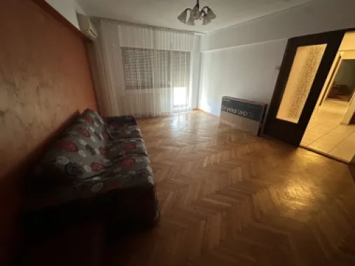 Vand aparatament 3 camere decomandat bdul Unirii, fantani
