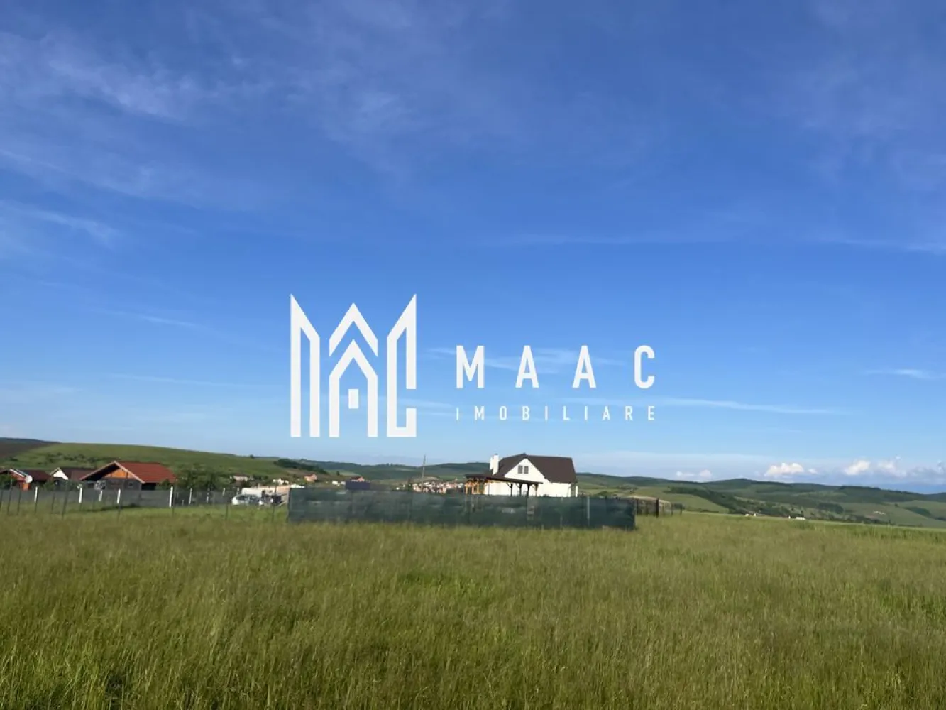 Teren 521MP | INTRAVILAN | Sibiu - MAAC Imobiliare vă propune spre vânzare un teren cu potențial rezidențial ridicat, situat în perimetrul recent urbanizat al municipiului Sibiu, ca urmare a extinderii intravilanului conform reglementărilor administrative din 2025. Proprietatea beneficiază de o localizare strategică, într-o zonă aflată în plină dezvoltare, cu perspectivă excelentă de creștere a valorii și acces facil către oraș.

Terenul este ideal pentru construcția unei locuințe individuale, fiind încadrat într-o zonă urbanistică stabilă, destinată dezvoltărilor rezidențiale de mică înălțime.

Suprafață și compunere:
-Teren principal: 521 mp, neîmprejmuit, introdus în intravilan
-Cota parte drum de acces: 1/4 din 260 mp (65 mp), inclus în intravilan
-Suprafață totală deținută: 586 mp

Situație juridică și urbanistică:
-Proprietate clară, fără litigii
-Zonă funcțională: L2 – destinată locuințelor individuale
-Subzonă: L2e – regim redus de înălțime (P, P+1, P+M)

Reglementări în curs de implementare:
-Plan de sistematizare stradală și amenajare drum de acces
-Proiectare și racordare la utilități publice:
-Apă potabilă
-Canalizare menajeră
-Rețea electrică
-Posibilitate de racordare la internet/fibră optică

Avantaje:
-Introducere recentă în intravilan, cu impact direct asupra valorii
-Teren plan, potrivit pentru construcție
-Cadru urbanistic reglementat pentru locuințe individuale
-Potențial ridicat de dezvoltare într-o zonă în expansiune
-Accesibilitate îmbunătățită prin viitoare infrastructură rutieră

Proprietatea este potrivită pentru dezvoltarea unei case de vacanță sau a unei locuințe permanente, într-un cadru urban în formare, cu multiple oportunități de investiție.

Pentru mai multe detalii și programarea unei vizionări la teren, precizați telefonic că ați văzut anunțul cu CP2586872