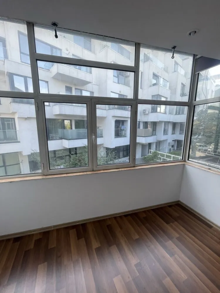 Vila Popa Nan Kaufland sector 2 Unirii Muncii Iancului Calarasi - Locatie unica de vânzare în sector 2 ! 

150m de Kaufland , Calarasilor 

Vila S+P+2E 450 mp construiti 
Teren 444 mp cu deschidere 38 m la două străzi

Pot 70%, P+6E 
Parter spațiu comercial 
12 camere 
Garaj 4 mașini 
Zona Unirii sector 2 

Direct proprietar