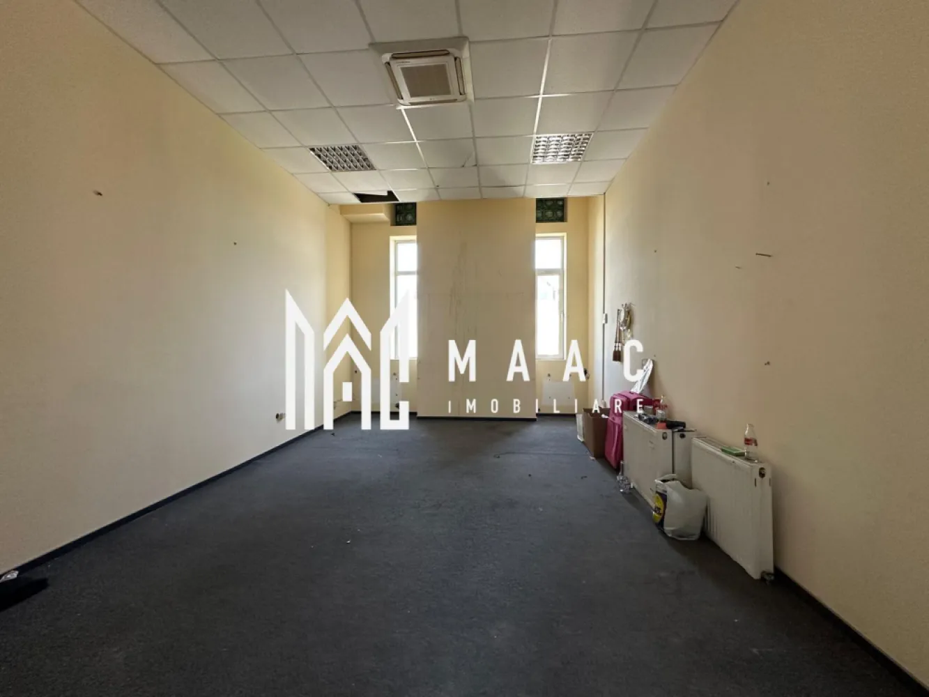 Spațiu de birouri | Etaj 2 | Vad & Trafic | Mihai Viteazu - Etajul 2 – birouri clasa A+ de închiriat, într-o clădire premium din centrul Sibiului

Dacă ești în căutarea unui spațiu de birouri rafinat, perfect pentru activitate concentrată, etajul 2 din clădirea situată pe Bulevardul Mihai Viteazu este alegerea ideală.

📐 Suprafață de aproximativ 300 mp utili
🧩 Spațiu versatil, potrivit pentru birouri executive, training, HR, departamente IT sau educație privată
🏢 Clădire cu chiriași de renume la parter și demisol
🔧 Se livrează finisat la standarde A+, cu posibilitatea personalizării layout-ului

Zona este recunoscută drept pol de business și oferă acces rapid la toate facilitățile urbane. O soluție eficientă pentru companii care doresc să combine prestigiul cu eficiența operațională.