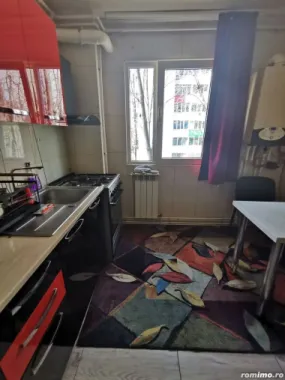 Proprietar , vand apartament , 4 camere cu centrala termica , boxa si loc parcare adp