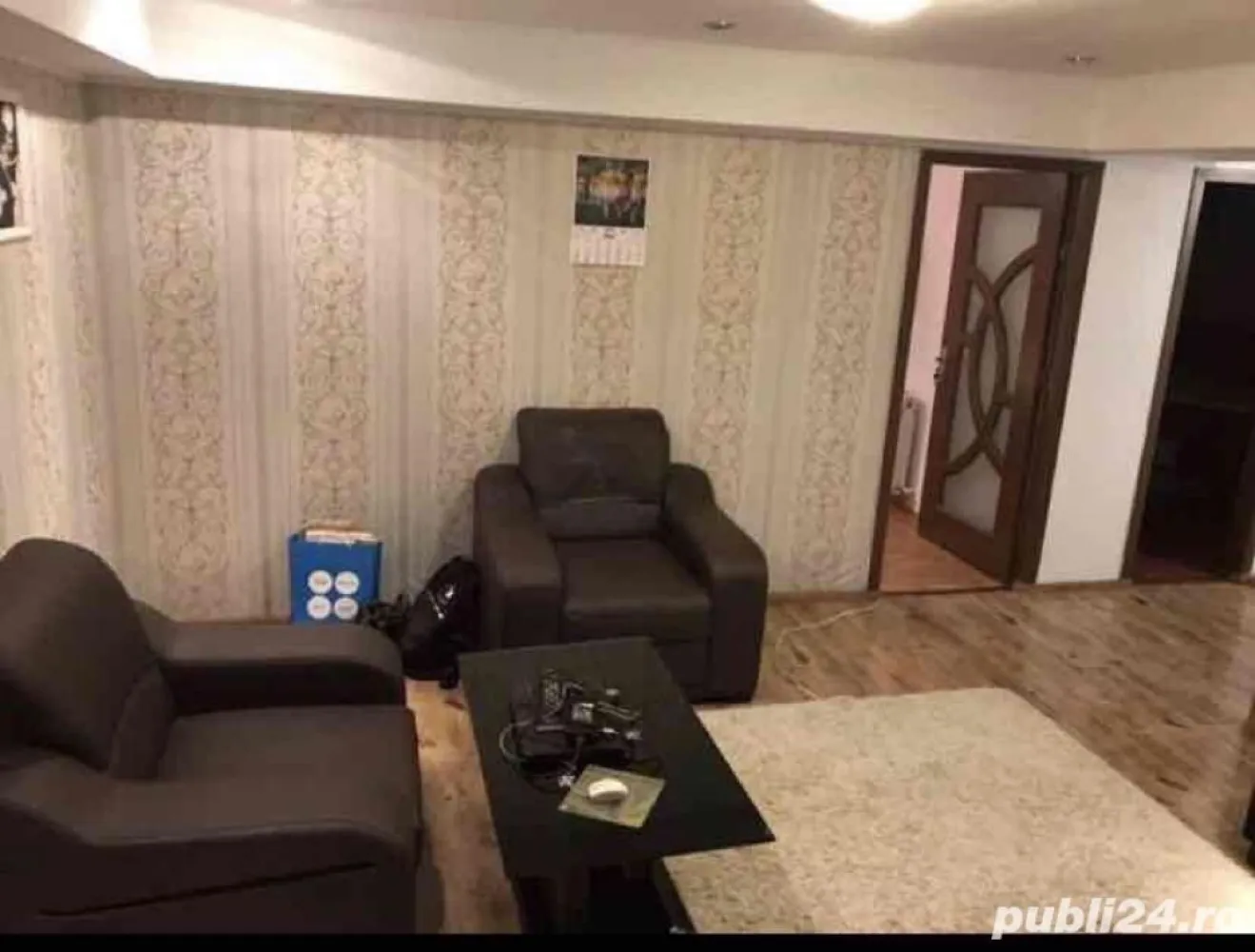 Apartament 4 camere - Apartament 4 camere demisol în Bucureștii Noi în spatele Teatrului Masca. 
La 3 minute de stația de metrou și parcul Bazilescu. 
Centrală termică proprie , bloc nou construit în 2007.
