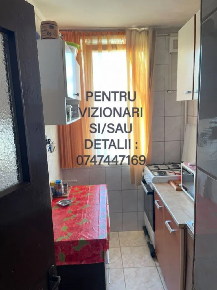 Apartament 4 camere Apusului - Apartment 4 camere cu 2 bai ( baie + wc de serviciu) , confort 2, pe strada Apusului sector 6.
Suprafata 59,58mp conform releveu. 
Etaj 8 din 10 , bloc dat in folosinta in 1972. 
Parchet, geamuri termopan, usi termopan la bai. 
Balcon inchis cu rama din cornier. 
Aer conditionat in sufragerie. 
Boxa pentru depozitare in subsolul blocului. 
Vis a vis de bloc este statia de autobuz Aragonitului , liniile 106 si 178. 
Blocul se afla la 15 min de metrou Gorjului/Pacii. 
In apropiere sunt scolile nr 198 si 160, magazine ( profi, mega image), piata Apusului, farmacii, policlinica Apusului. 

Accept plata si prin credit bancar.