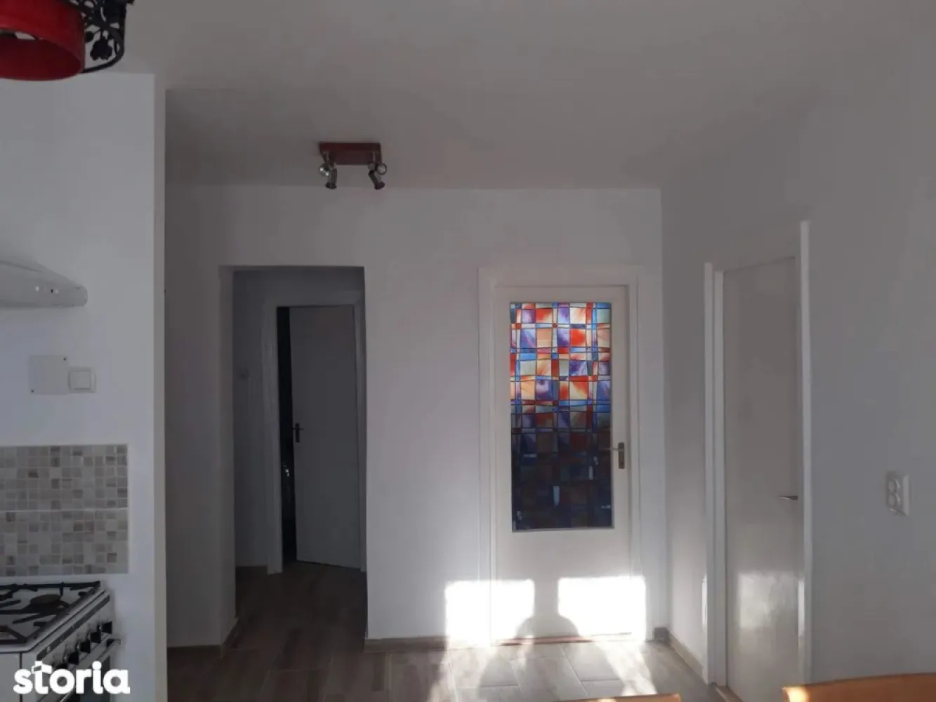 Ag EUROPA vinde ap. 2 cam renovat la etajul 4 în zona ultracentrala. - Agentia EUROPA vinde apartament finisat cu doua camere decomandate la etajul 4 în zona ultracentrala.