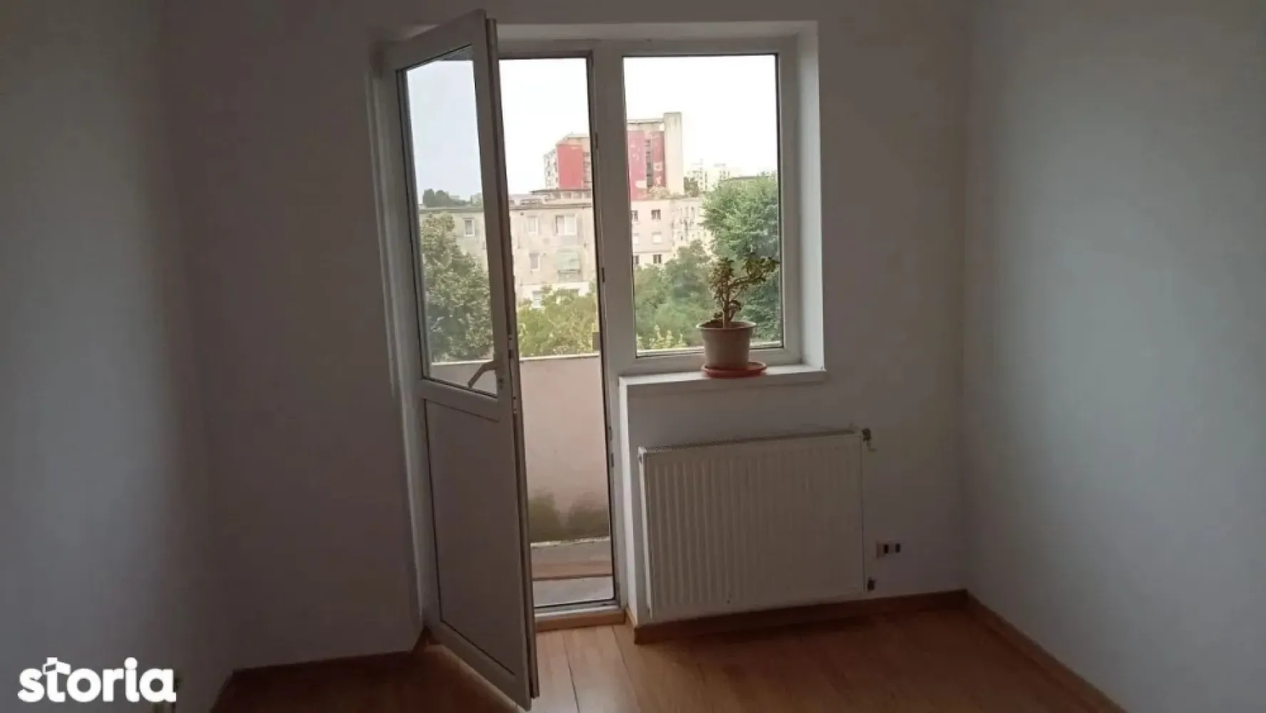 ageuropa.ro vinde ap 2 cam CARAMIDA FINISAT etaj 4 Micro 14 Dariu Pop. - Agentia EUROPA vinde apartament FINISAT cu doua camere situat la etajul 4 în Micro 14 pe Dariu Pop. Apartamentul este din CARAMIDA, are 42mp suprafata utila si se vinde cu bucătăria mobilata.