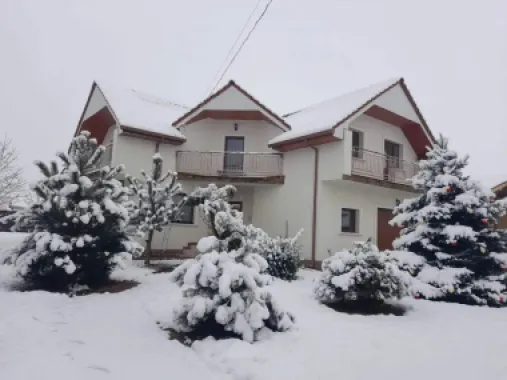 Ag EUROPA vinde casa NOUA individuala 5 cam. in Lazuri cu teren 7 ari.