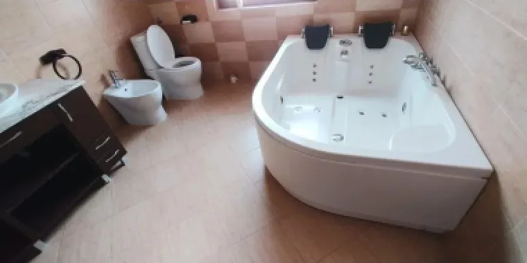 Ag EUROPA vinde casa NOUA individuala 5 cam. in Lazuri cu teren 7 ari.
