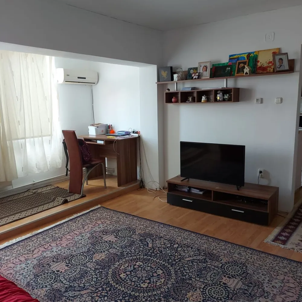 BRASADAS vinde ap 3 cam Etaj 4/4 in Micro 16. - Agenția imobiliara BRASADAS vinde apartament cu 3 camere situat la etajul 4/4 în Micro 16. Centrala termica aste recent schimbata. 
www.brasadas.com.