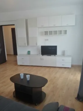 Proprietar -Vând apartament spațios la mare