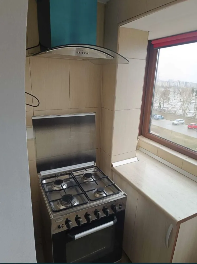 Apartament 2 camere mobilat si utilat zina Energia etaj 4 din 5 - Apartamentul se afla pe str. Baba Novac nr 167B, Constanta, prima trecere de pietoni, statie RATC 44 la intrarea în bloc. 
În apropriere centre comerciale: VIVO, LEROY MERLIN, JUMBO, scoala nr 23, Institutul de Marina, gradinita Mugurel, scoala nr 6.
Bloc Energia, scara B, Ap.29, etaj 4 din 5.
Formalitati la gaze in desfasurare.
Apartamentul este vandut complet mobilat si utilat cu facilitatile necesare, masina de spalat, aer conditionat, frigider, hota.
Apartamentul ESTE LA CHEIE.
Mai multe detali la telefon.
Pret negociabil.