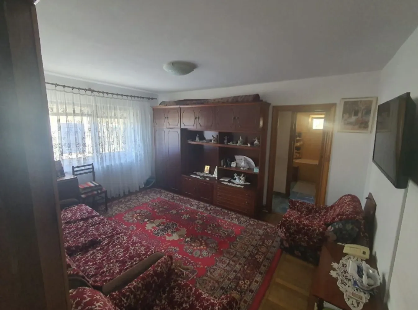 Vand apartament 2 camere zona Eden - Persoana fizica vand apartament 2 camere semidecomandat Etaj 2. Apartamentul are centrala pe gaze, izolatie exterioara si se afla pe strada Dionisie cel Mic nr 60 Zona Eden
Aparatamentul are 43m2+Balcon 3,69m2
