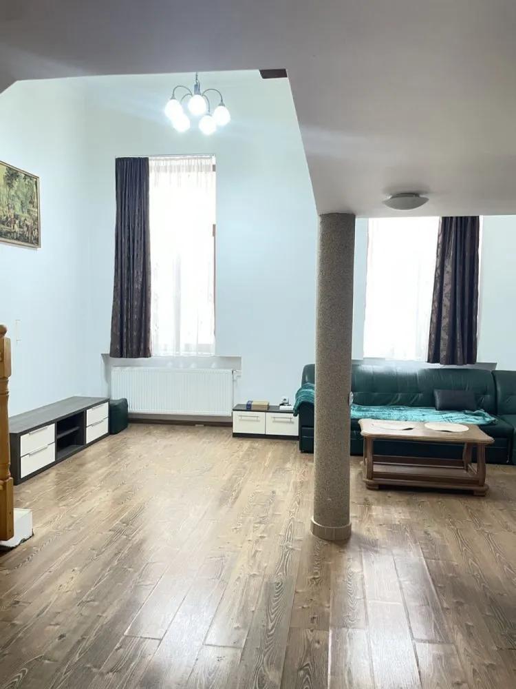Apartament zona ultracentral SM - Vind apartament zonă ultra centrală în Satu Mare cu două dormitoare,baie,wc , bucătărie și living