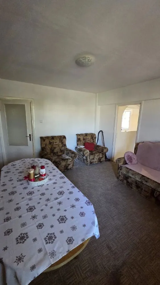 BRASADAS vinde ap 3 cam etaj 3/4 Micro 16. - Agenția imobiliara BRASADAS vinde apartament cu 3 camere la etajul 3/4 65 mp. in Micro 16 compus din 3 camere decomandate, 2 bai, bucatarie balcon debara, constructie din BCA utilat faiantat, gresiat geamuri si usi termopan, parcare de domiciliu.
Www.brasadas.com.