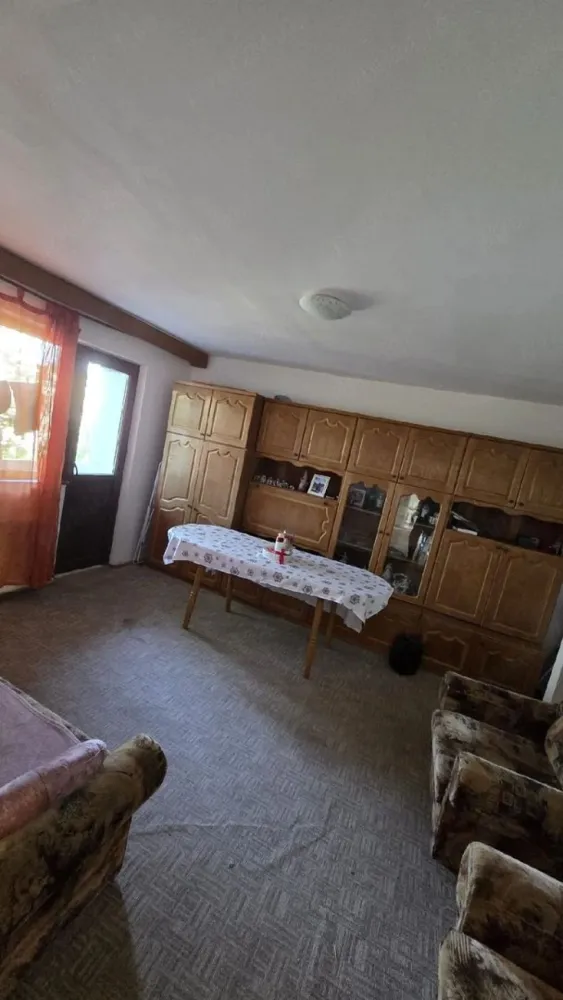 BRASADAS vinde ap 3 cam etaj 3/4 Micro 16. - Agenția imobiliara BRASADAS vinde apartament cu 3 camere la etajul 3/4 65 mp. in Micro 16 compus din 3 camere decomandate, 2 bai, bucatarie balcon debara, constructie din BCA utilat faiantat, gresiat geamuri si usi termopan, parcare de domiciliu.
Www.brasadas.com.
