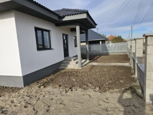 Casa de vanzare în lazuri