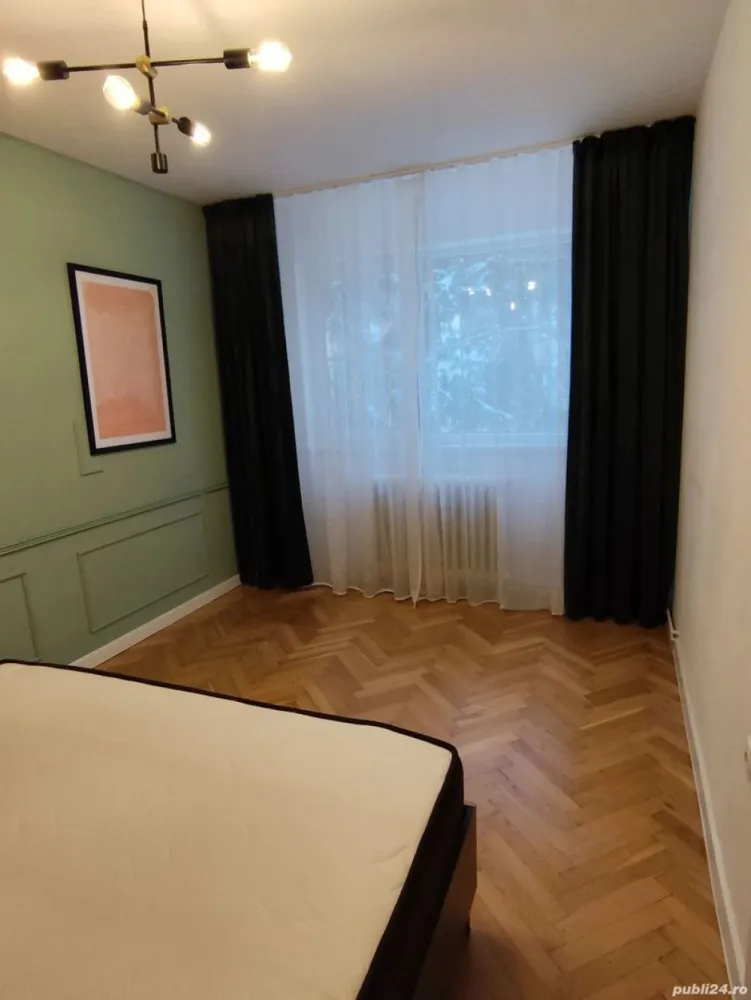 Apartament 2 camere semidecomandate - De vanzare apartament 2 camere semidecomandate
Cartier Gheorgheni, zona Diana,situat la etajul 1 4
Apartamentul se predă mobilat si utilat ca in poze
Suprafața 50 mp + 5mp balcon

Compartimentare:
-Bucatarie+ debara
-living cu acces la balcon 
-2 holuri
-1 balcon
-baie cu geam
-dormitor

Dotari:
- Centrala termica proprie
- Parchet lemn masiv recondiționat 
- Usa metalica
-bloc reabilitat termic 
-instalatia electrică schimbată in 2023
-deține 1 boxa la subsol 

Alte avantaje:

- Aproape de puncte de interes:
 -Mega image, dr Max, Panemar, Carrefour 
-5 min piața Hermes, scoli si grădinițe 
- Statii de transport in comun
- Blocul e incojurat de verdeata si parcuri
- Liniste si trafic redus fiind in zona de alei
- Casa scarii cu interfon si ușa termopan