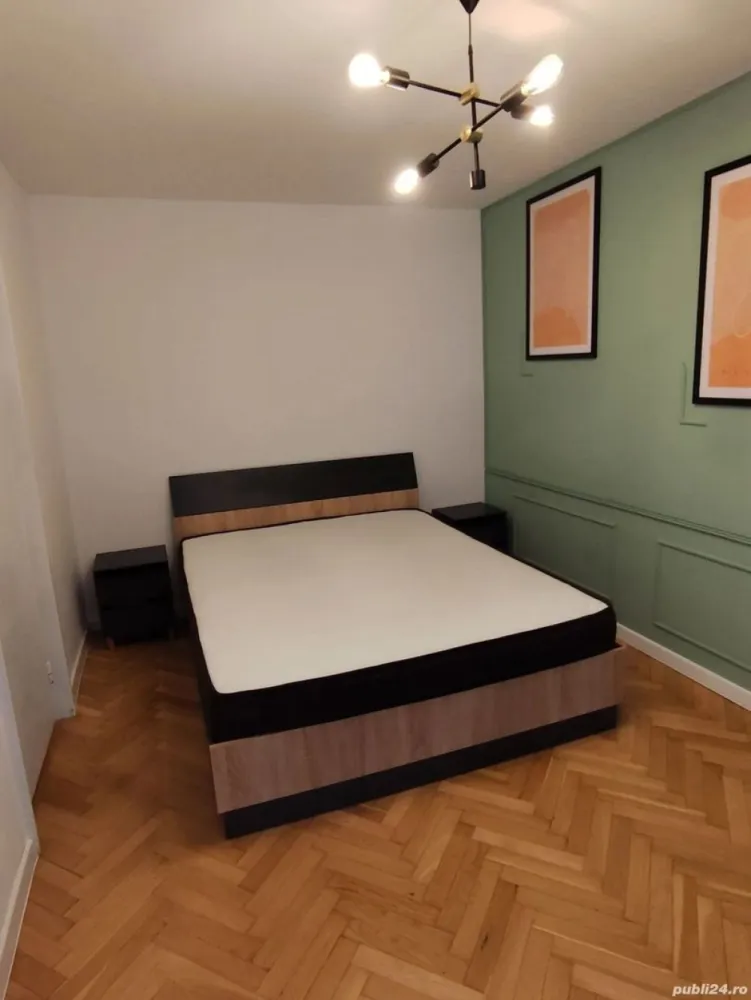 Apartament 2 camere semidecomandate - De vanzare apartament 2 camere semidecomandate
Cartier Gheorgheni, zona Diana,situat la etajul 1 4
Apartamentul se predă mobilat si utilat ca in poze
Suprafața 50 mp + 5mp balcon

Compartimentare:
-Bucatarie+ debara
-living cu acces la balcon 
-2 holuri
-1 balcon
-baie cu geam
-dormitor

Dotari:
- Centrala termica proprie
- Parchet lemn masiv recondiționat 
- Usa metalica
-bloc reabilitat termic 
-instalatia electrică schimbată in 2023
-deține 1 boxa la subsol 

Alte avantaje:

- Aproape de puncte de interes:
 -Mega image, dr Max, Panemar, Carrefour 
-5 min piața Hermes, scoli si grădinițe 
- Statii de transport in comun
- Blocul e incojurat de verdeata si parcuri
- Liniste si trafic redus fiind in zona de alei
- Casa scarii cu interfon si ușa termopan